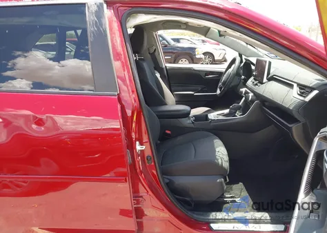 2024 Toyota Rav4 Xle z USA, uszkodzony, nr VIN 2T3W1RFV3RW331050